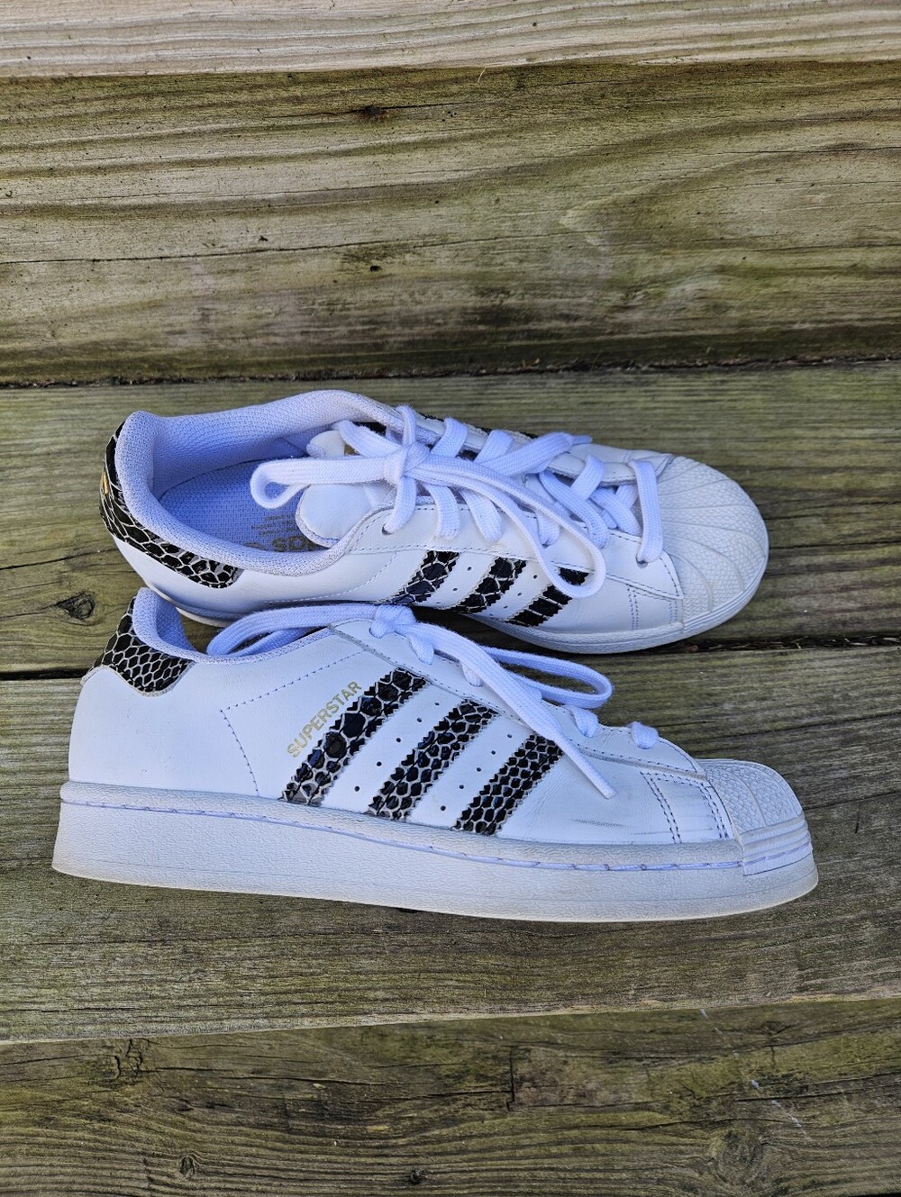 Adidas Superstar White Sneakers with Black Snakeskin Stripes Gold Accent S:6.5